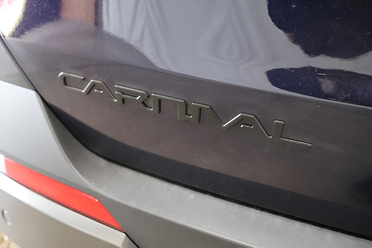 2027 Kia Carnival EX