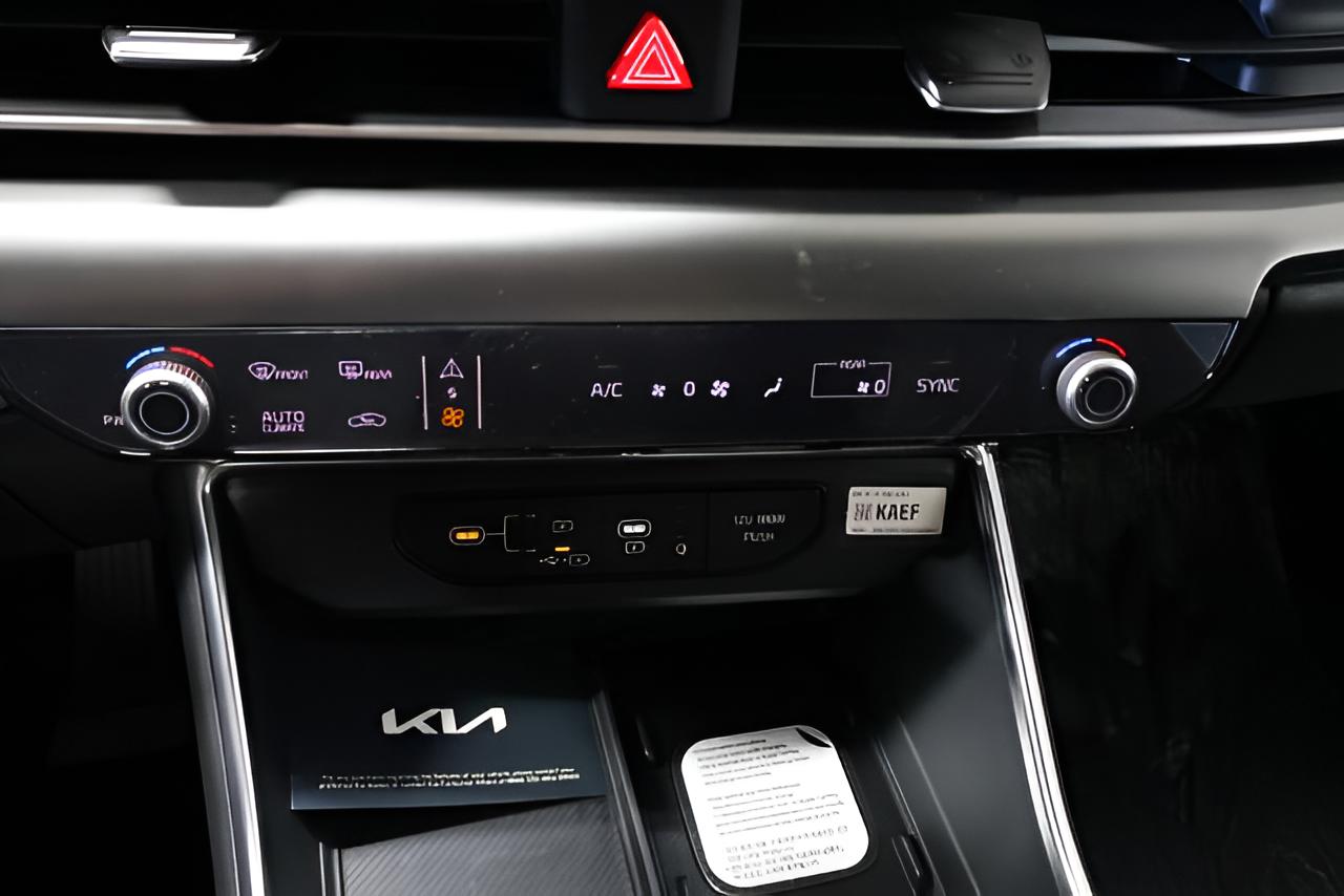 2027 Kia Carnival EX