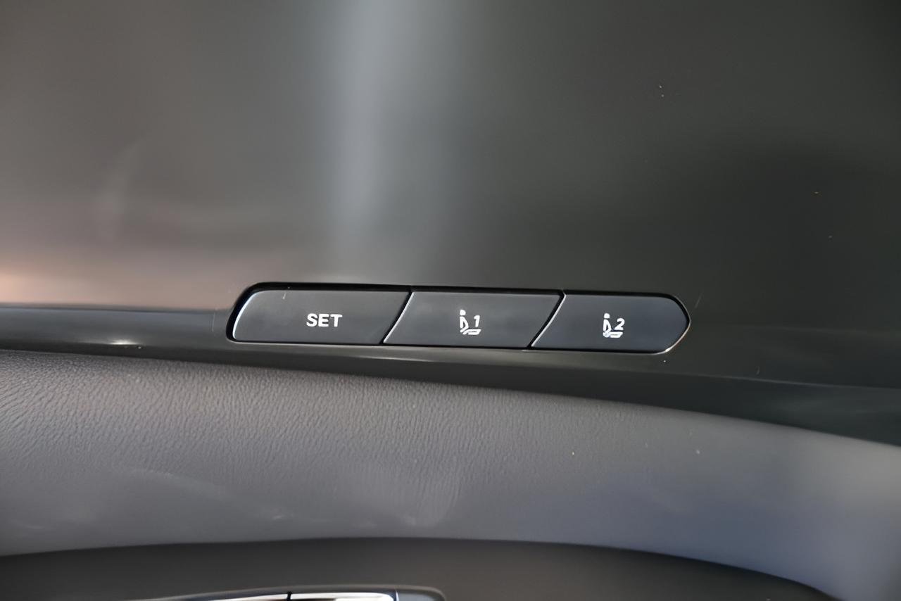 2027 Kia Carnival EX