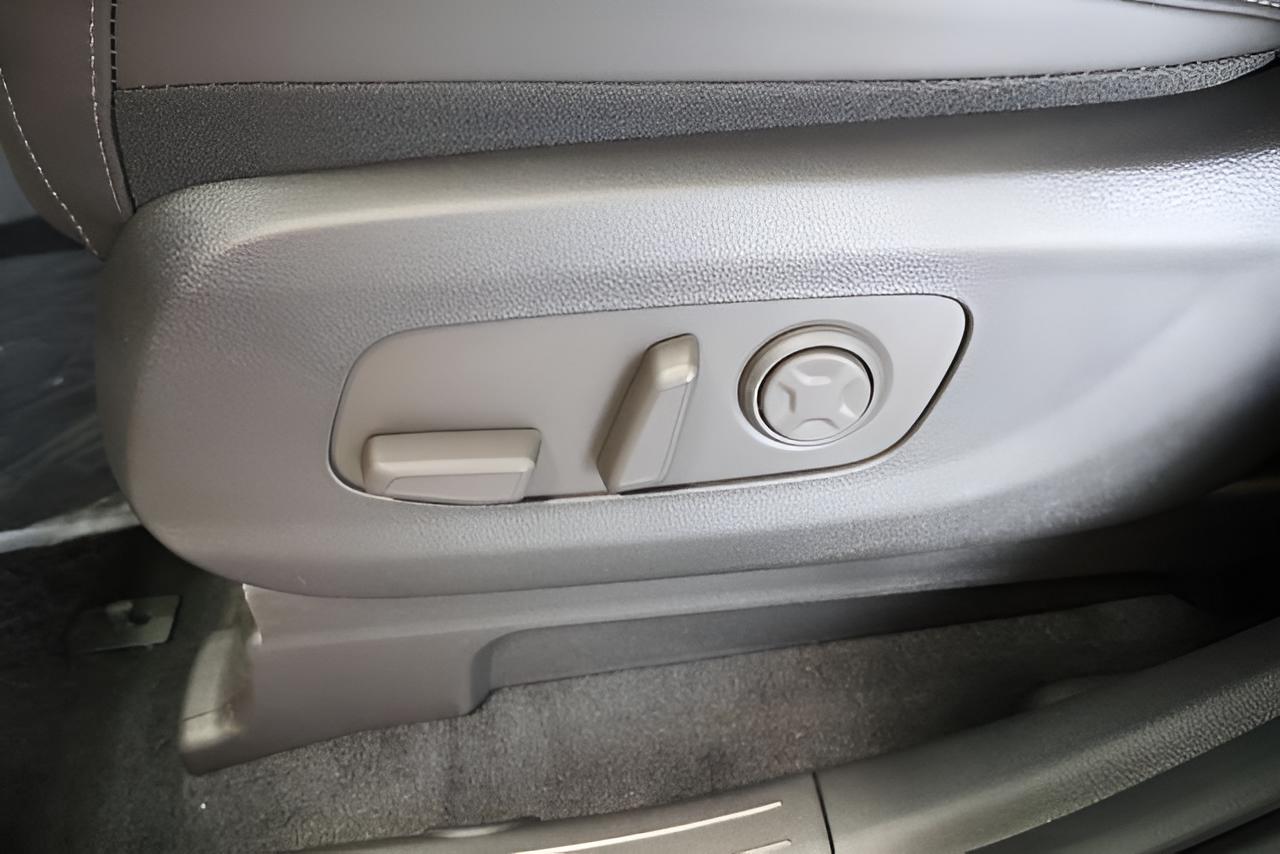 2027 Kia Carnival EX