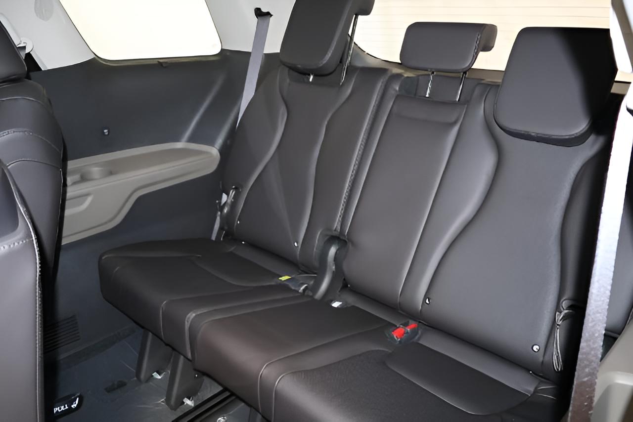 2027 Kia Carnival Hybrid EX