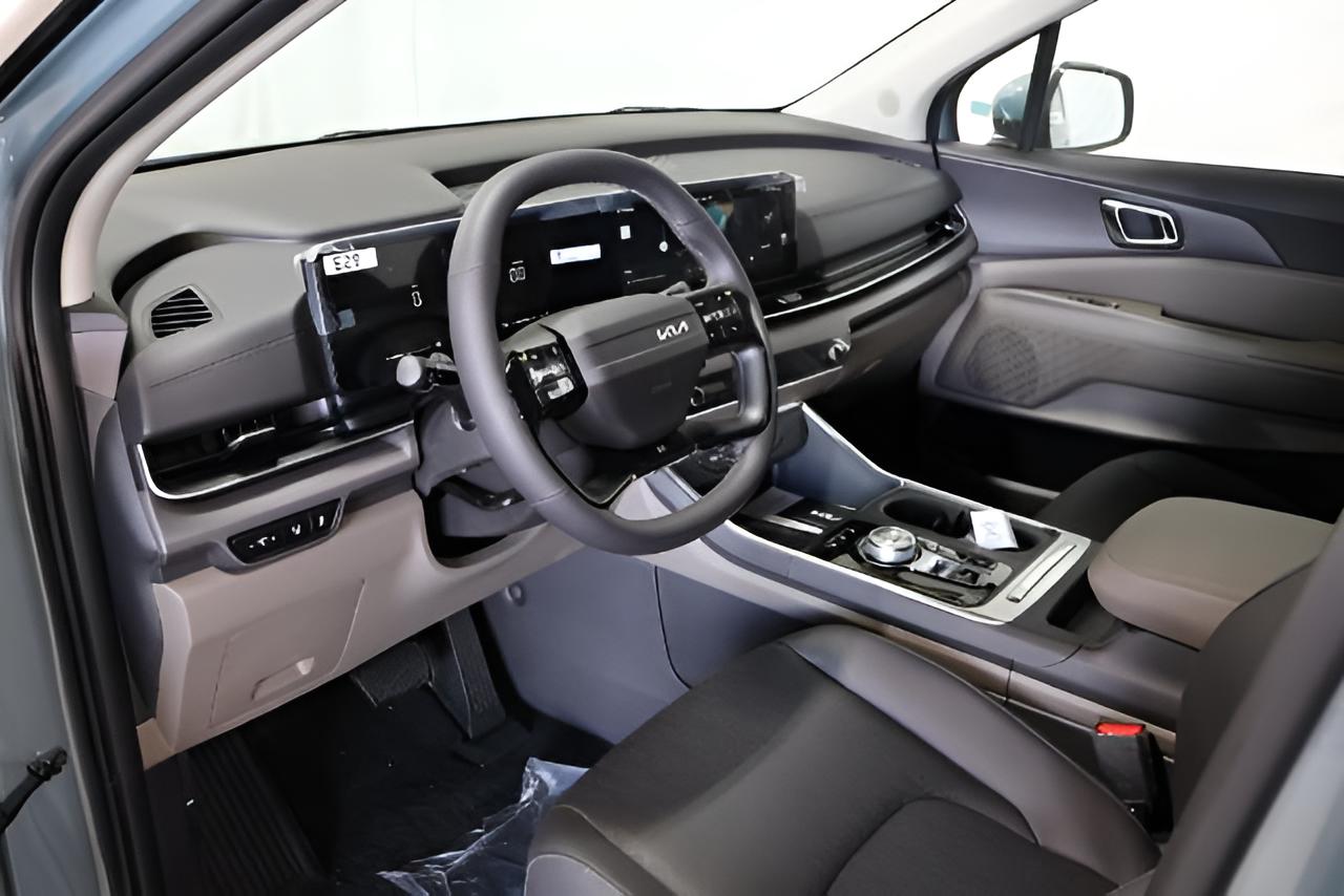 2027 Kia Carnival Hybrid EX