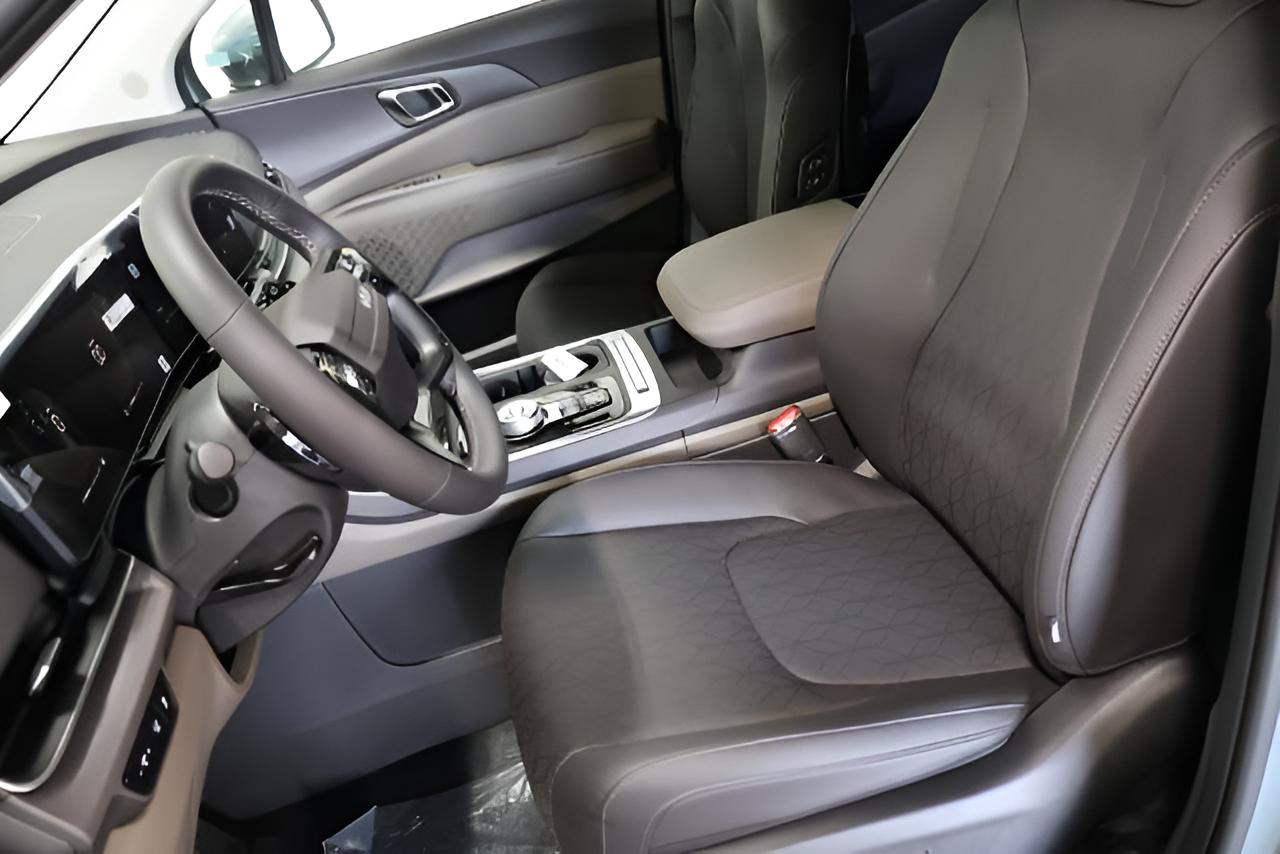 2027 Kia Carnival Hybrid EX