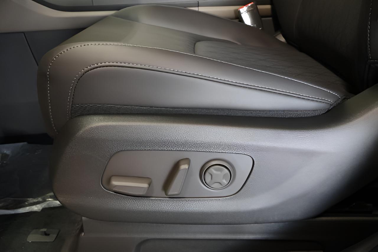 2027 Kia Carnival Hybrid EX