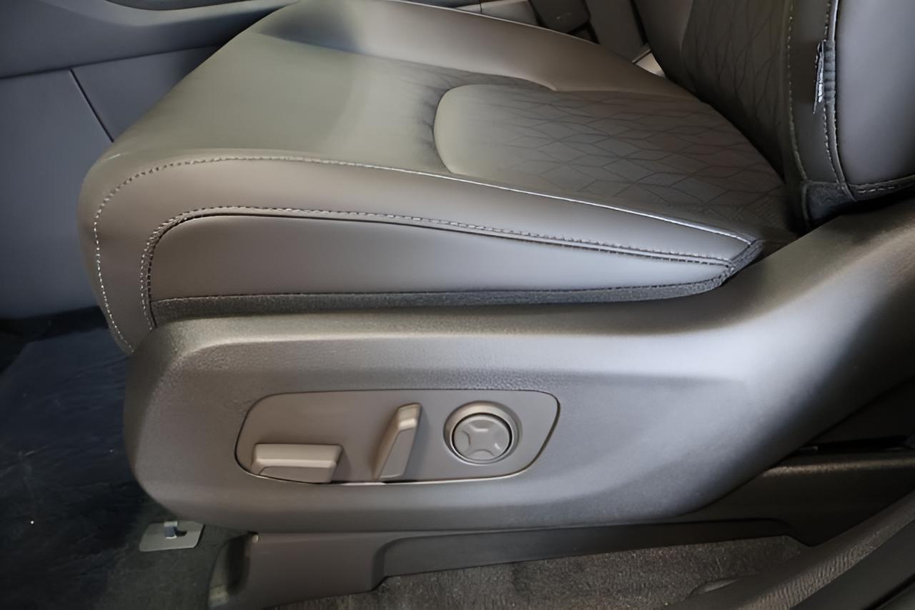 2027 Kia Carnival Hybrid EX