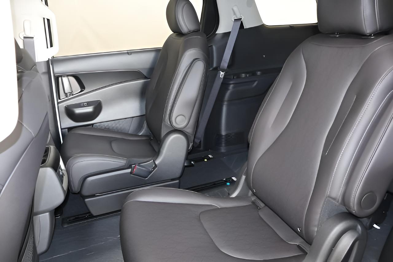 2027 Kia Carnival Hybrid EX