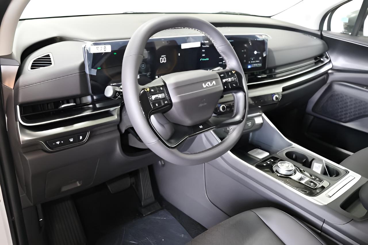 2027 Kia Carnival Hybrid EX