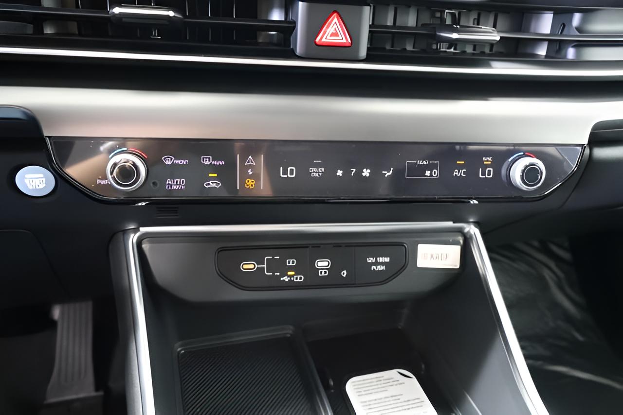 2027 Kia Carnival Hybrid EX