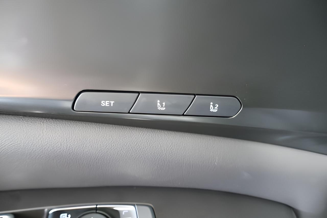 2027 Kia Carnival Hybrid EX