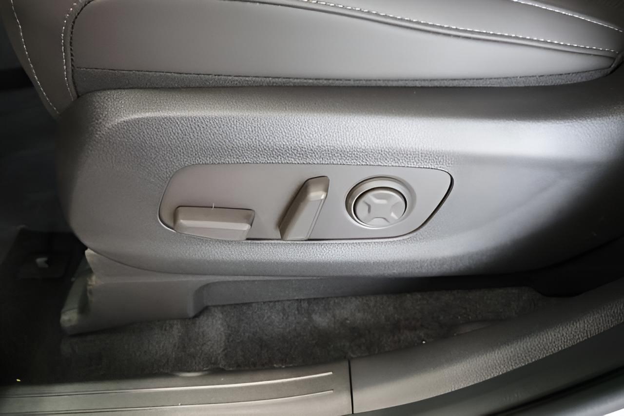 2027 Kia Carnival Hybrid EX