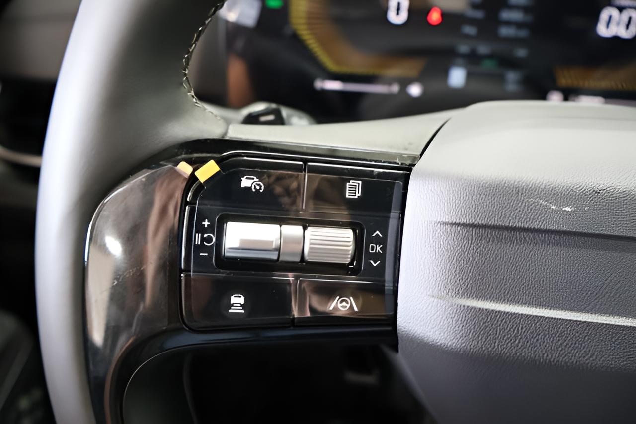 2027 Kia Carnival Hybrid EX