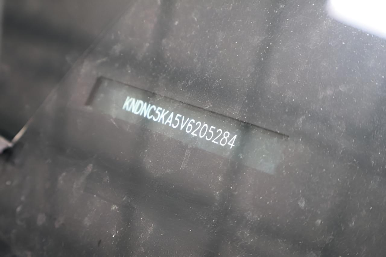 2027 Kia Carnival Hybrid EX