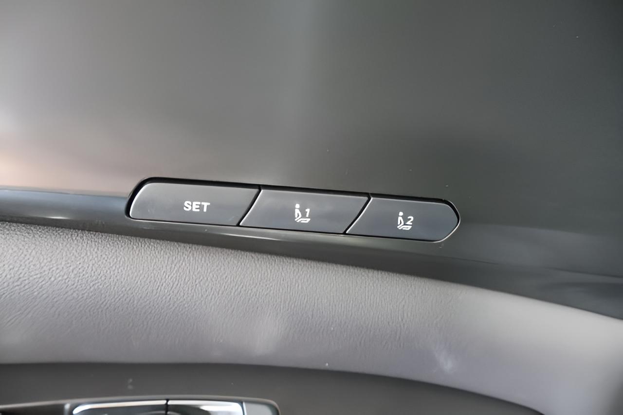 2027 Kia Carnival Hybrid EX