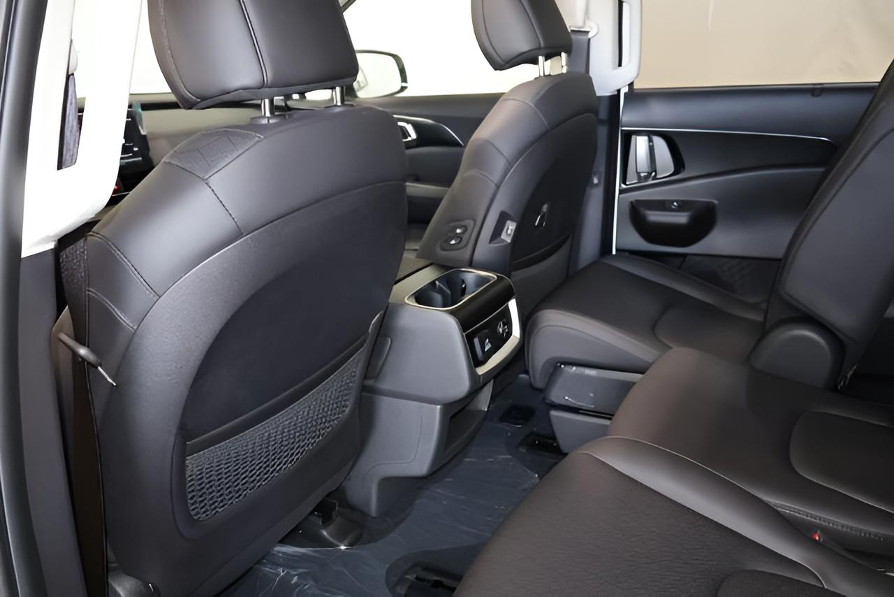 2027 Kia Carnival SX