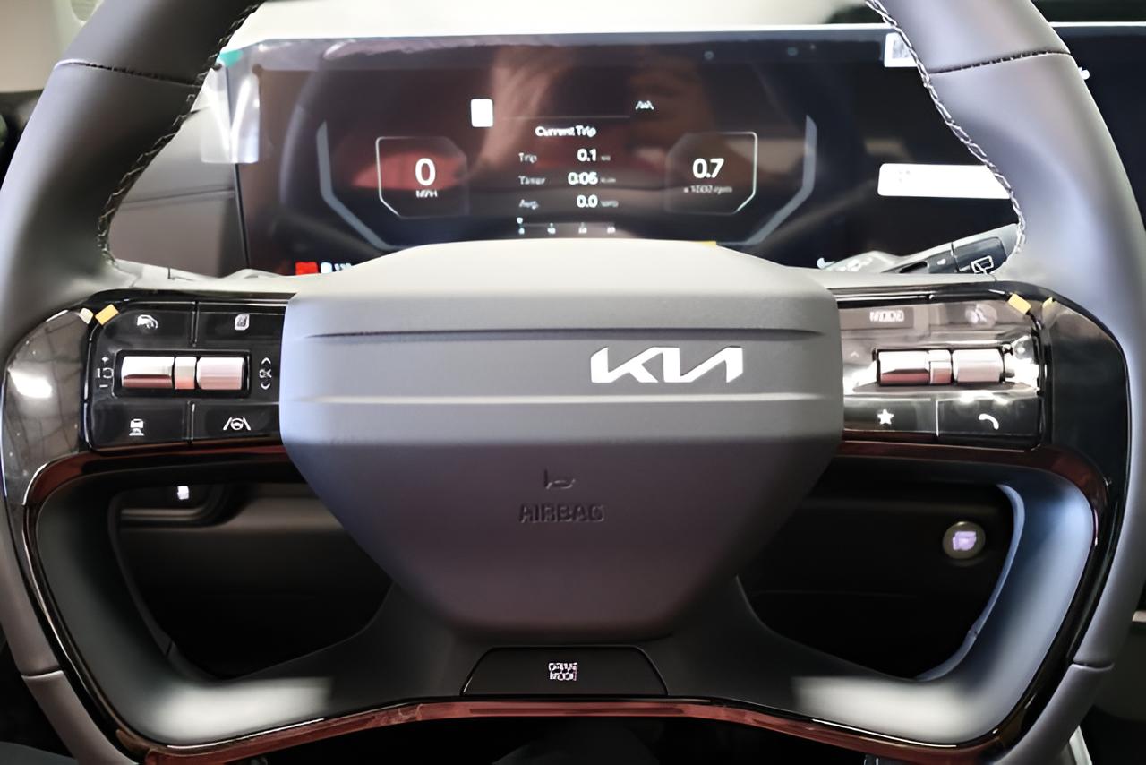 2027 Kia Carnival SX