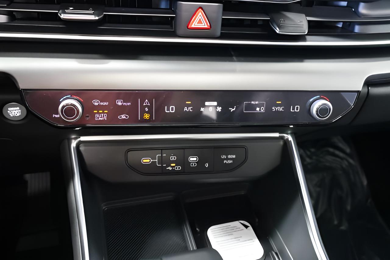 2027 Kia Carnival SX