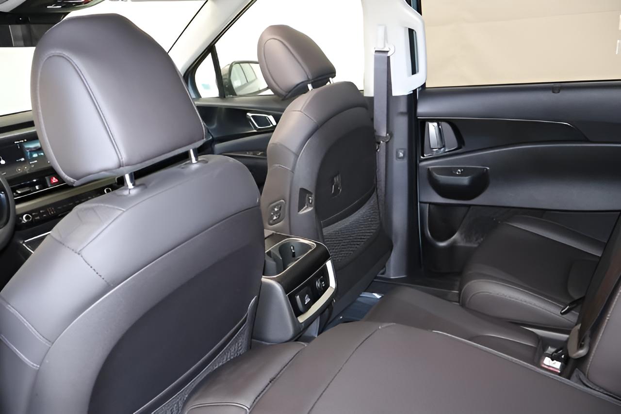 2027 Kia Carnival SX