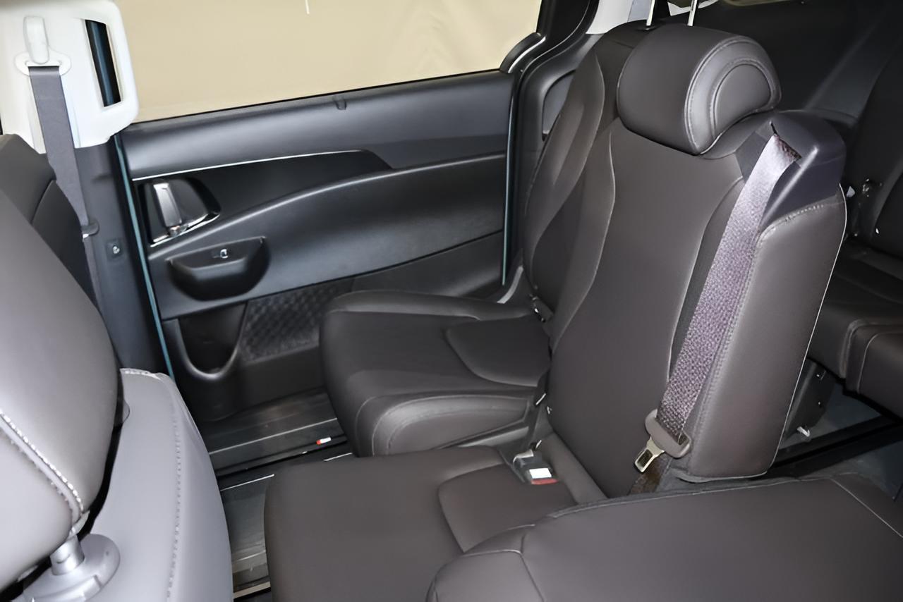 2027 Kia Carnival SX