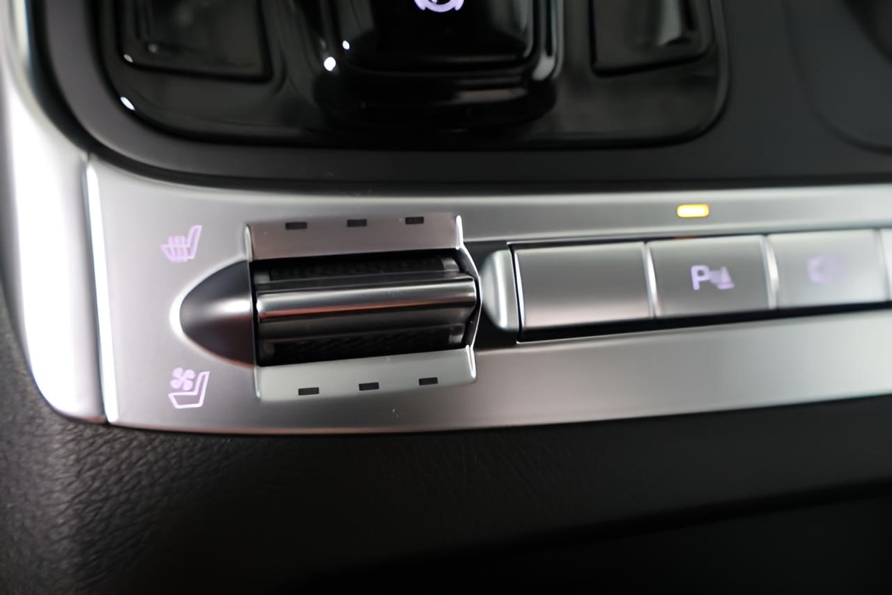 2027 Kia Carnival SX