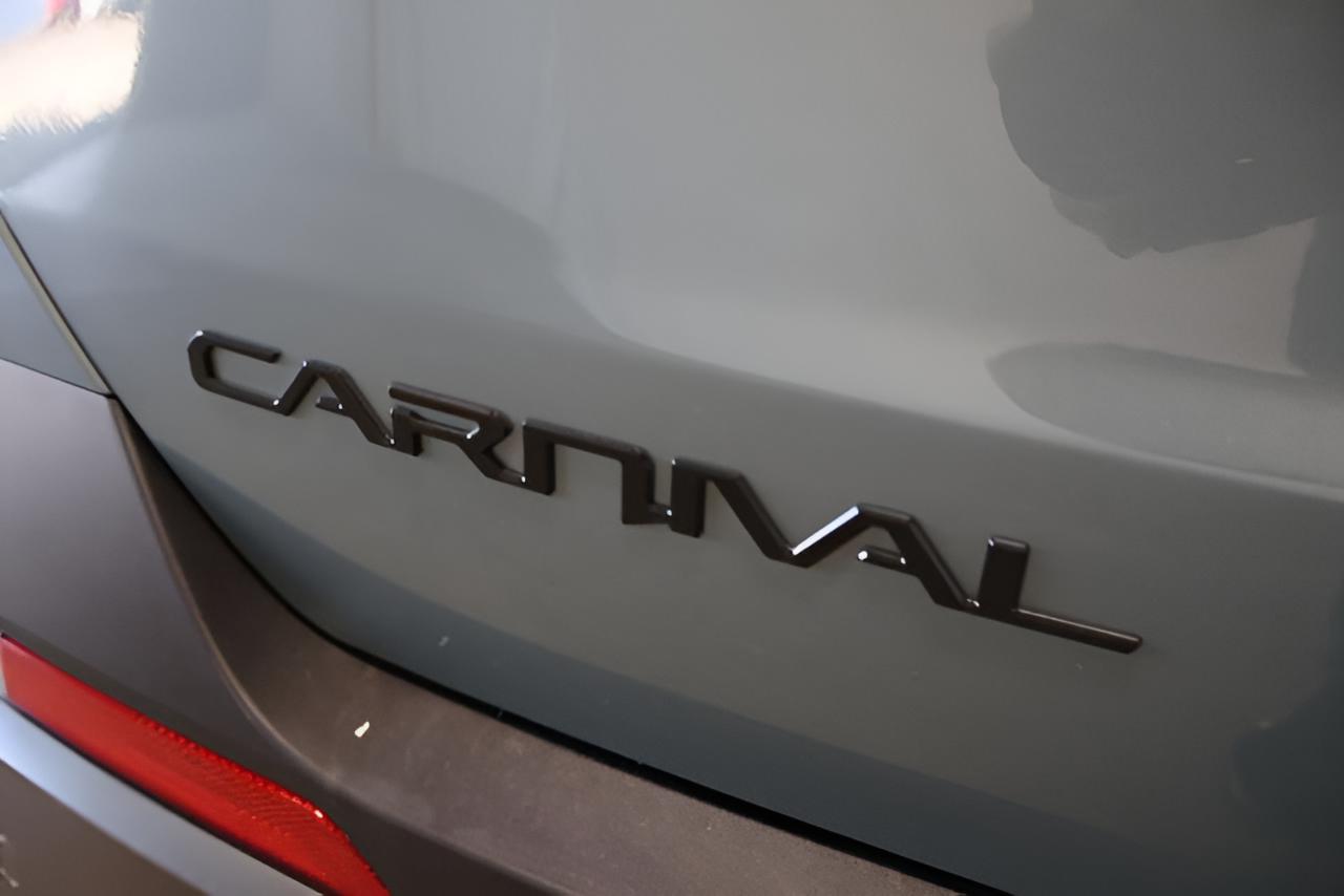 2027 Kia Carnival SX