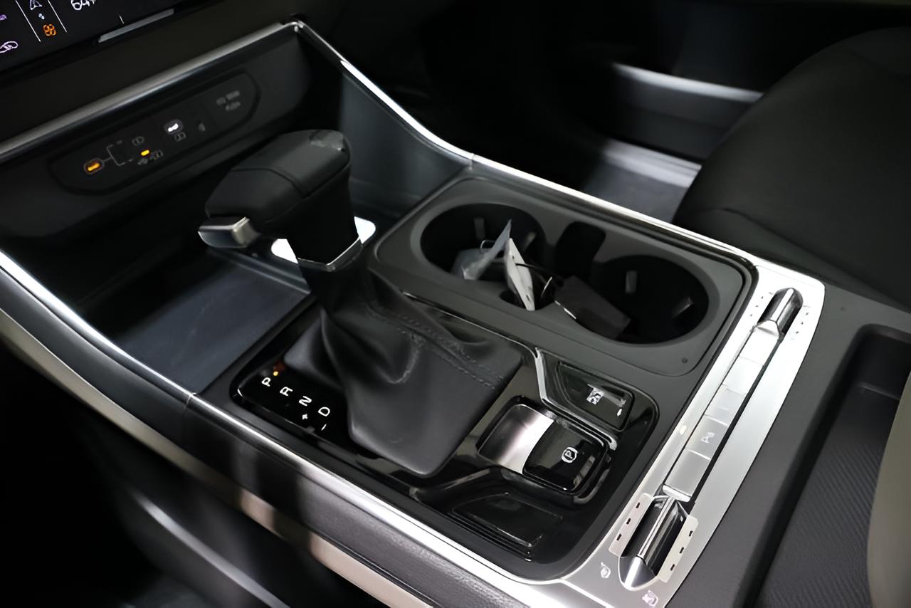 2027 Kia Carnival SX