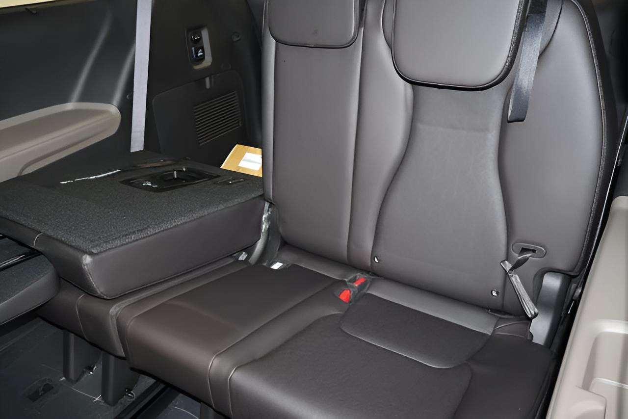 2027 Kia Carnival SX