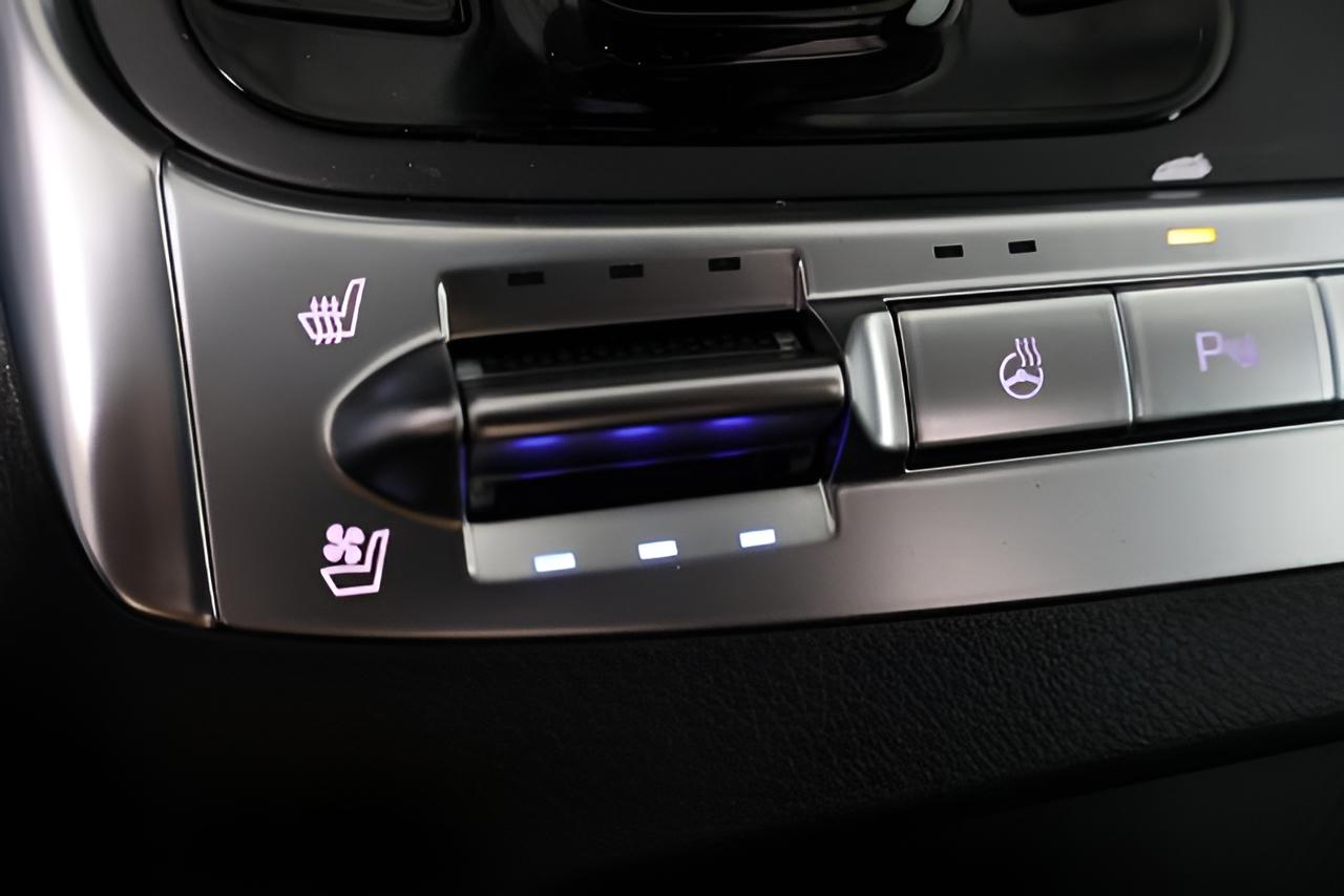 2027 Kia Carnival SX Prestige