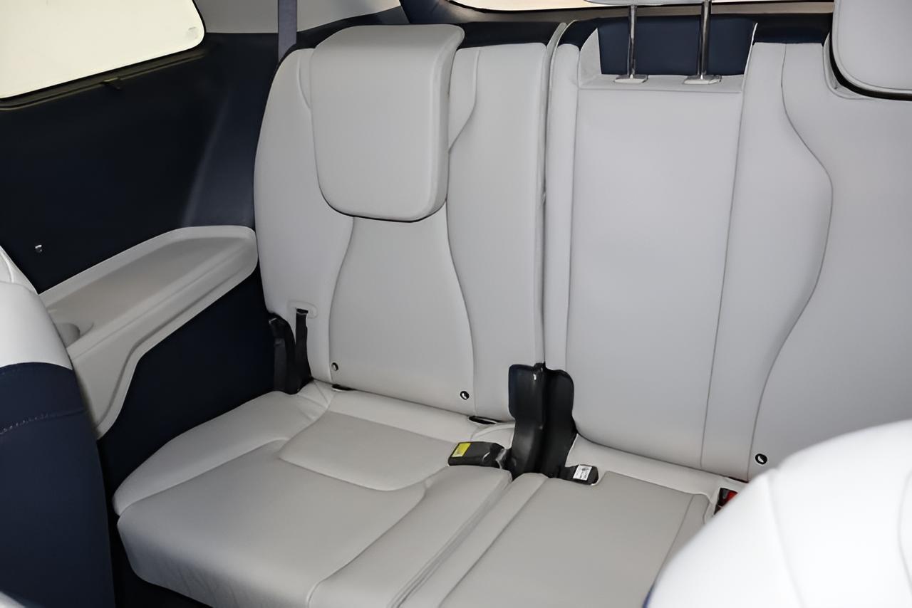 2027 Kia Carnival SX