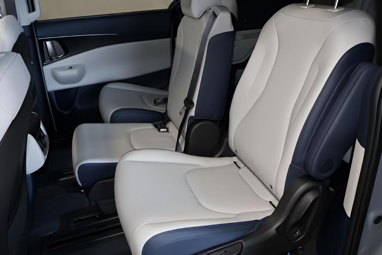 2027 Kia Carnival SX