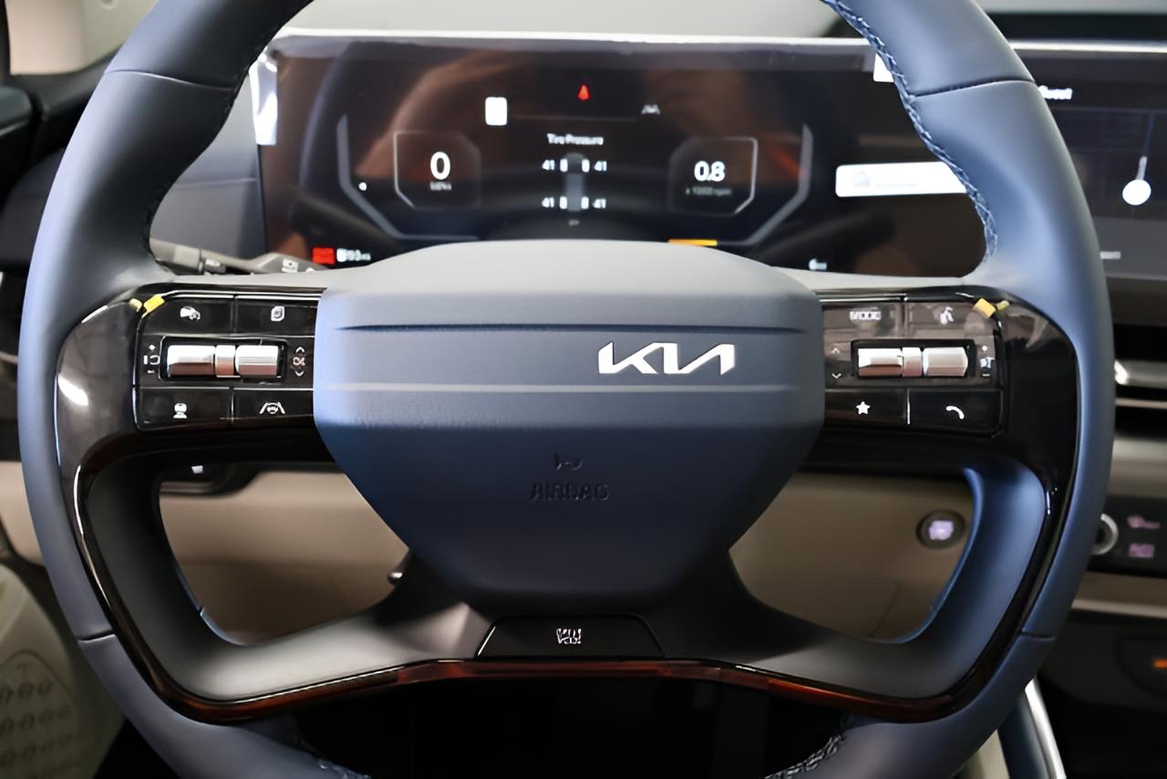 2027 Kia Carnival SX