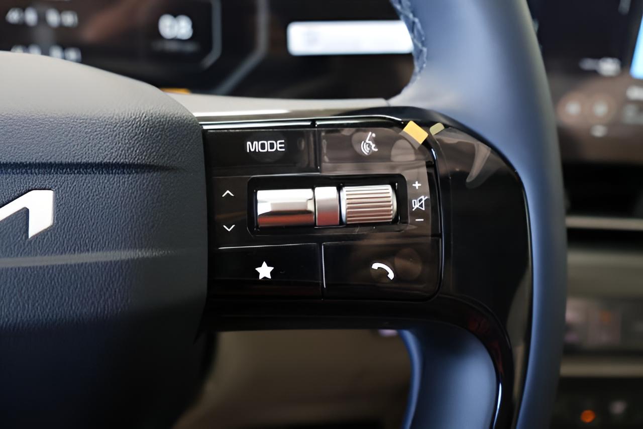2027 Kia Carnival SX