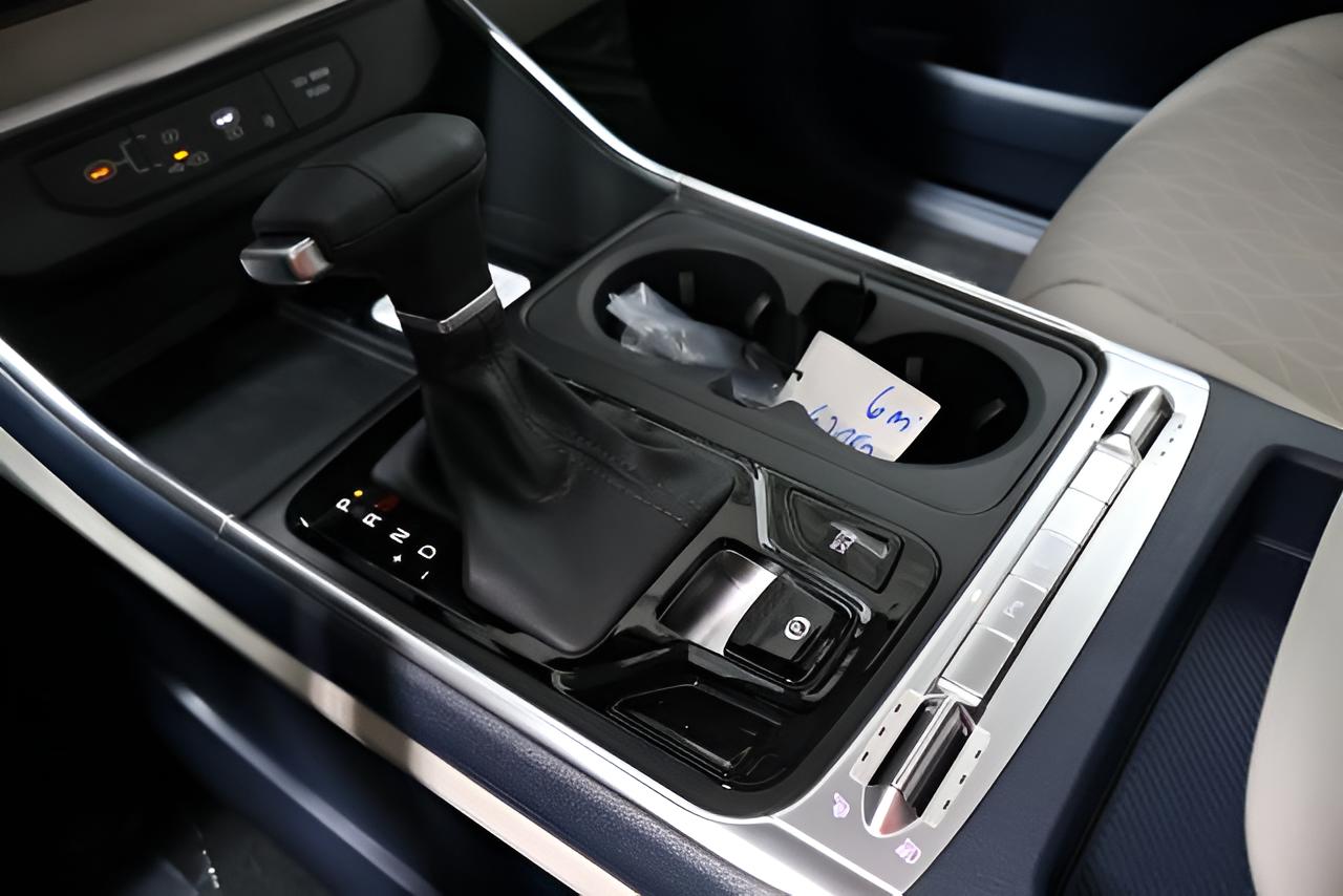 2027 Kia Carnival SX
