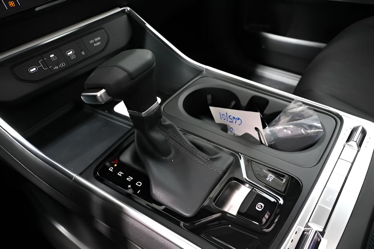 2027 Kia Carnival SX