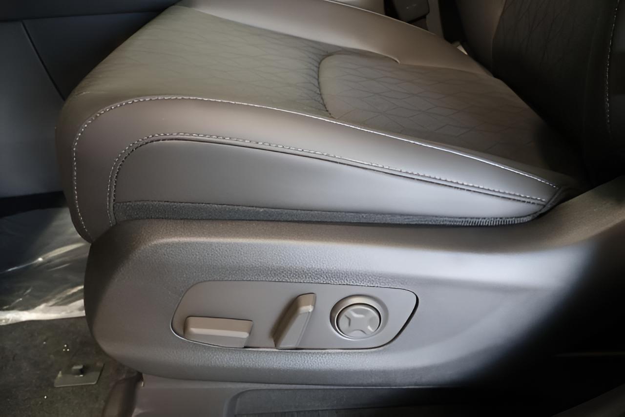 2027 Kia Carnival SX