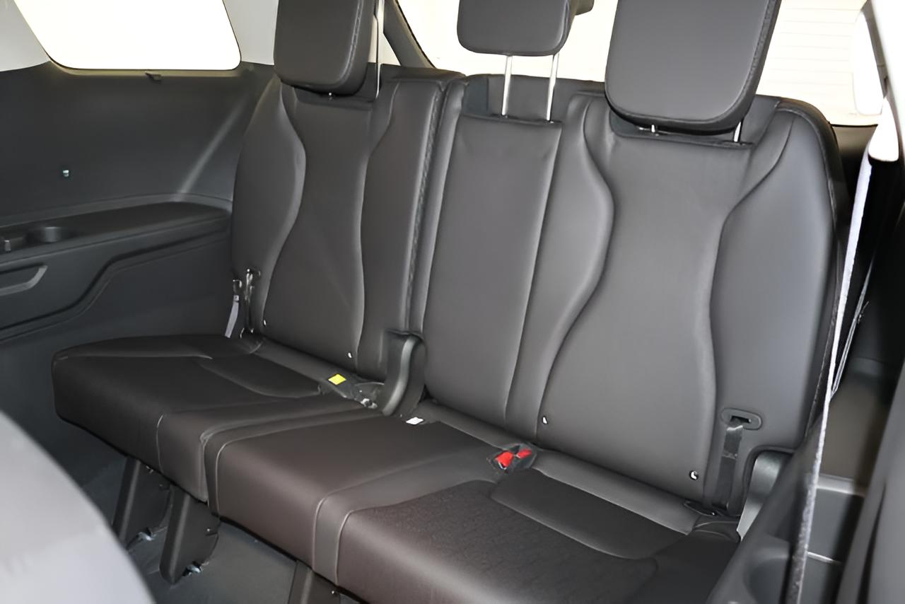 2027 Kia Carnival Hybrid SX