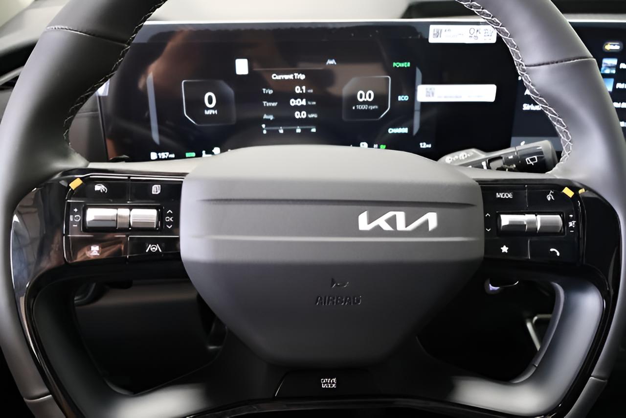2027 Kia Carnival Hybrid SX