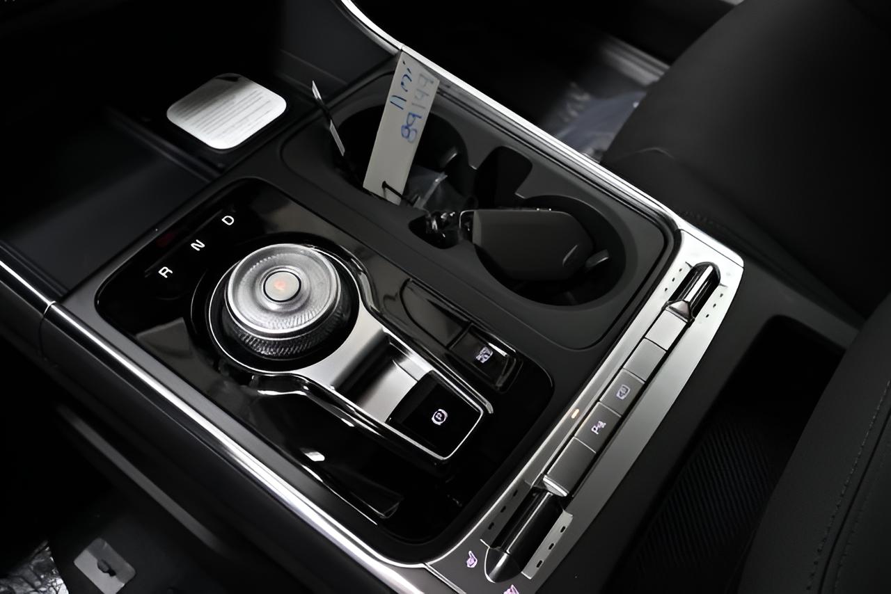 2027 Kia Carnival Hybrid SX