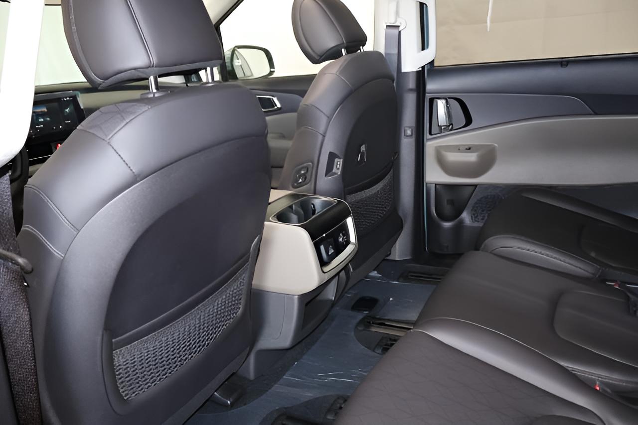 2027 Kia Carnival Hybrid SX