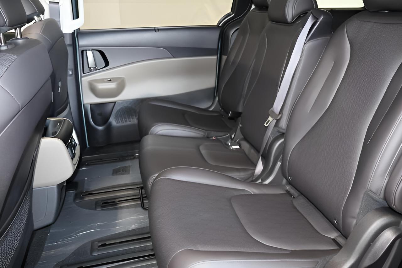 2027 Kia Carnival Hybrid SX