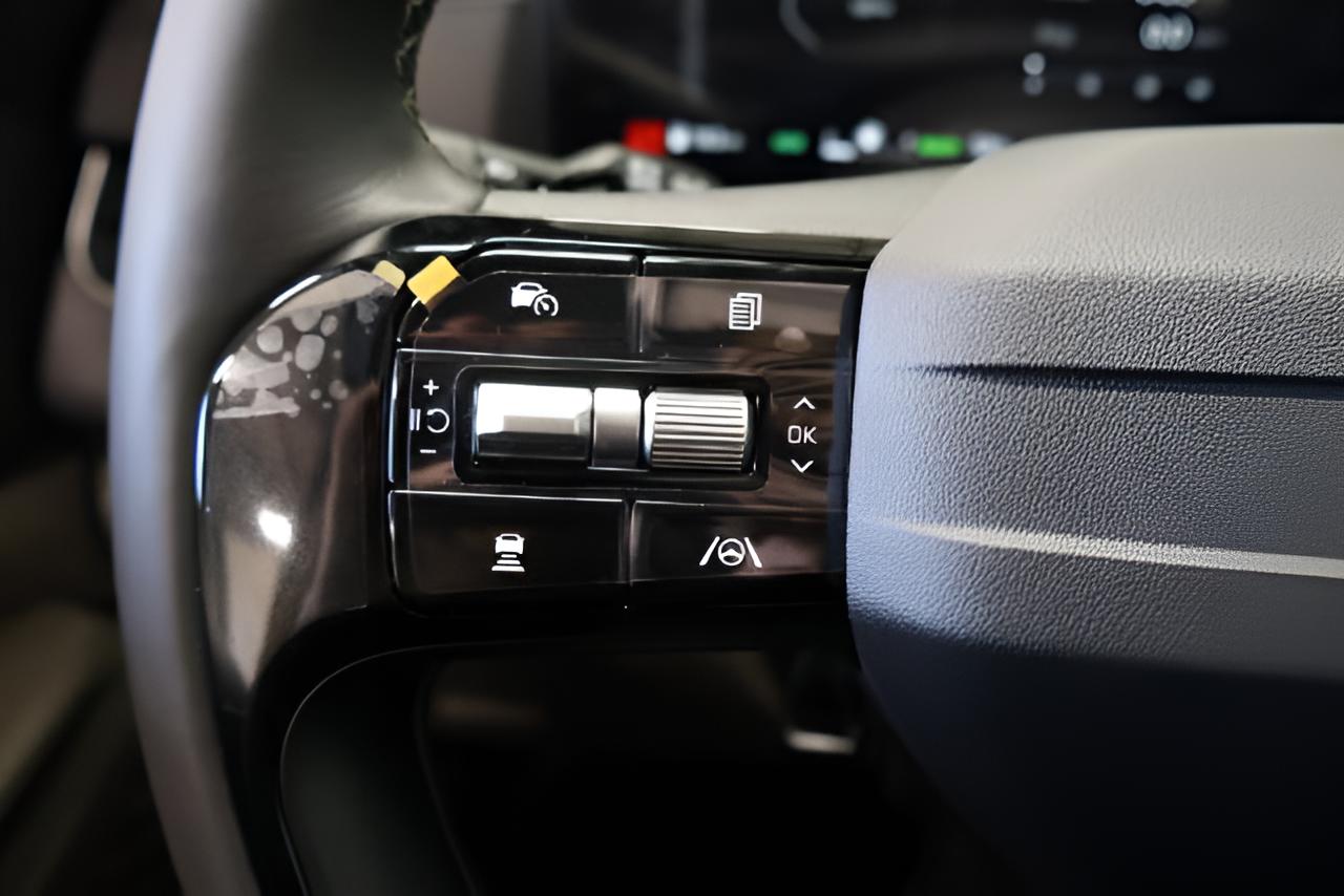 2027 Kia Carnival Hybrid SX