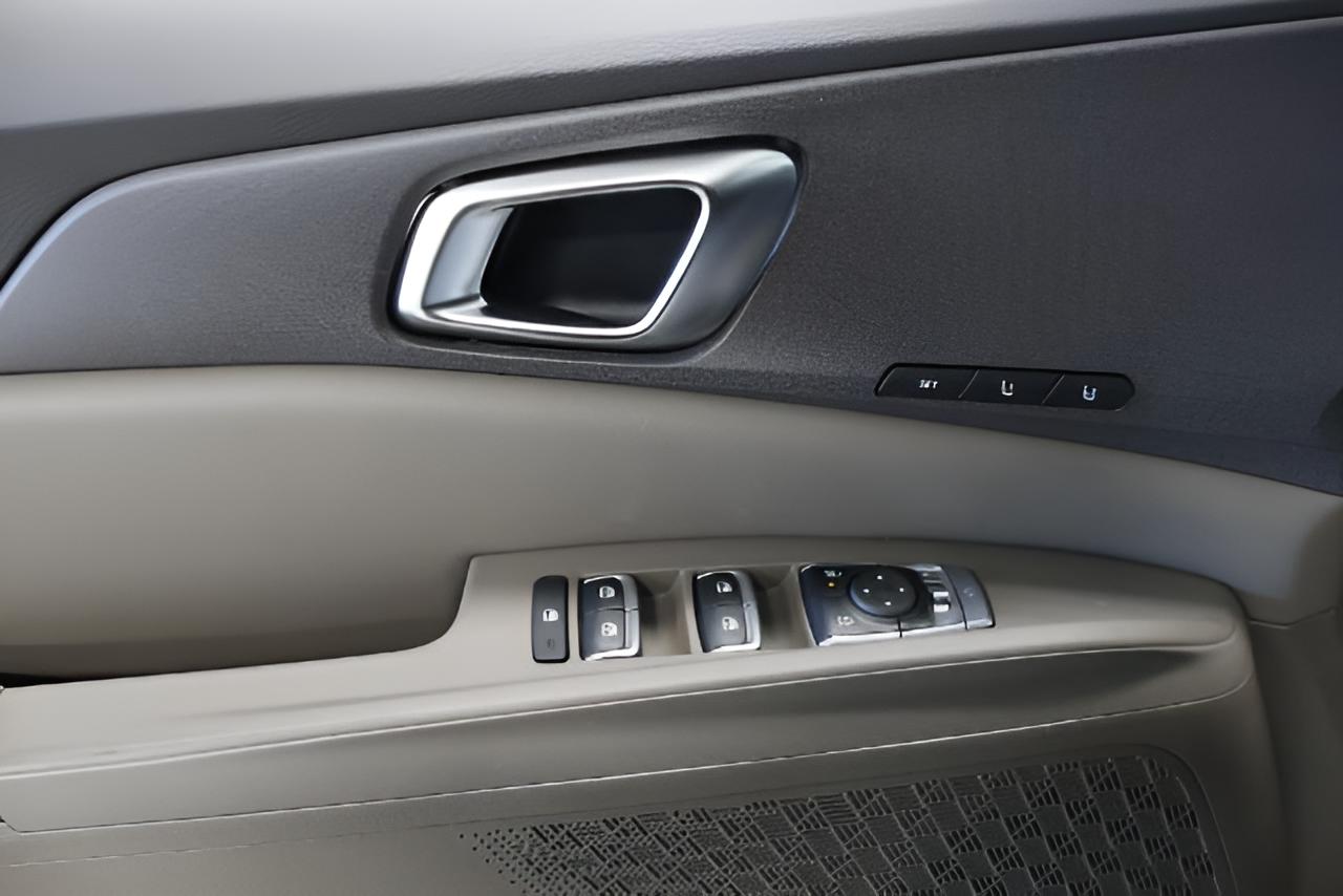2027 Kia Carnival Hybrid SX