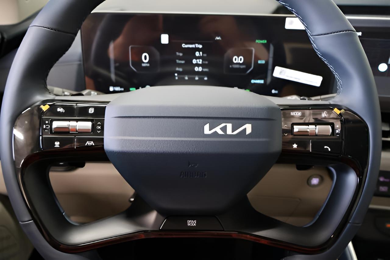 2027 Kia Carnival Hybrid SX