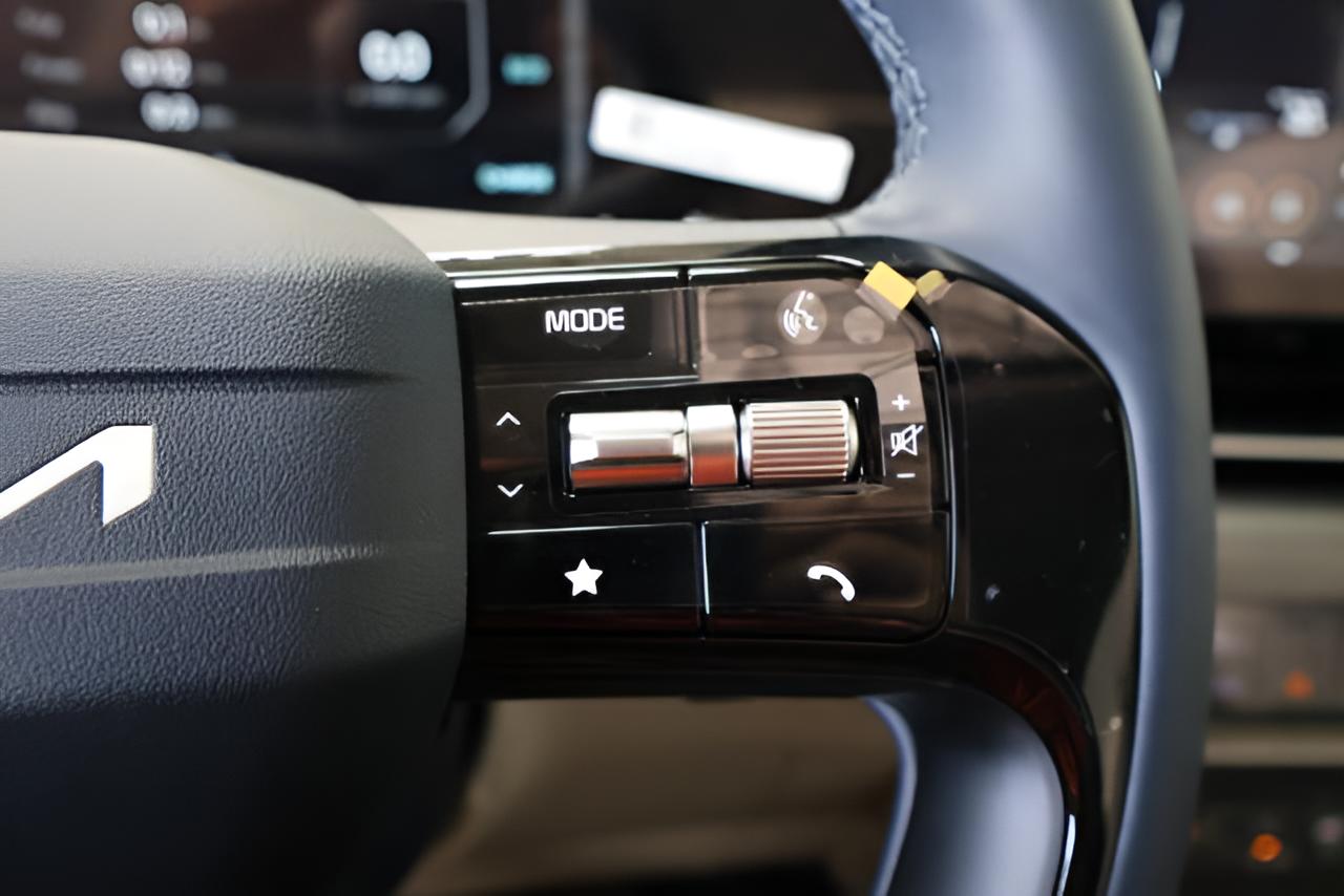2027 Kia Carnival Hybrid SX