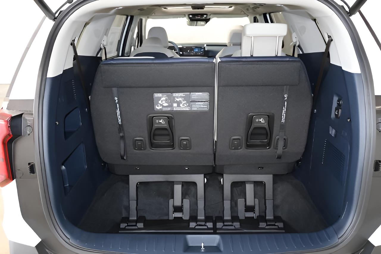 2027 Kia Carnival Hybrid SX