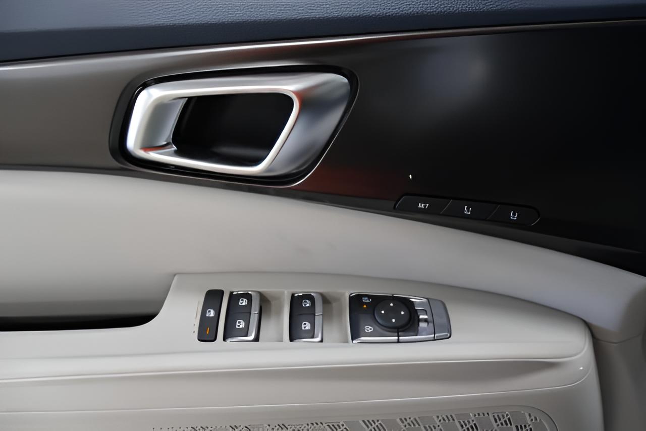 2027 Kia Carnival Hybrid SX