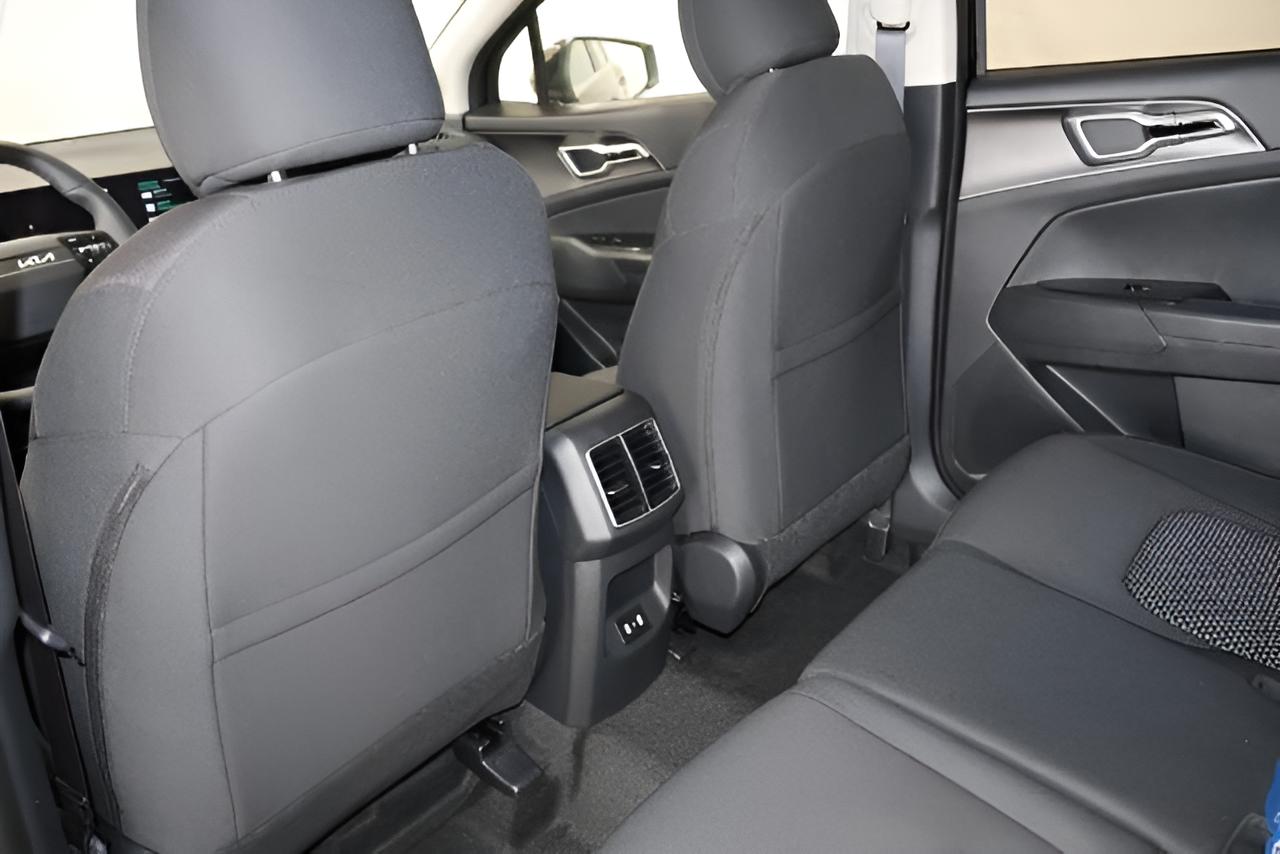 2027 Kia Sportage LX
