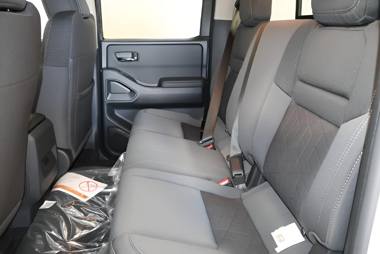 2027 Nissan Frontier SV