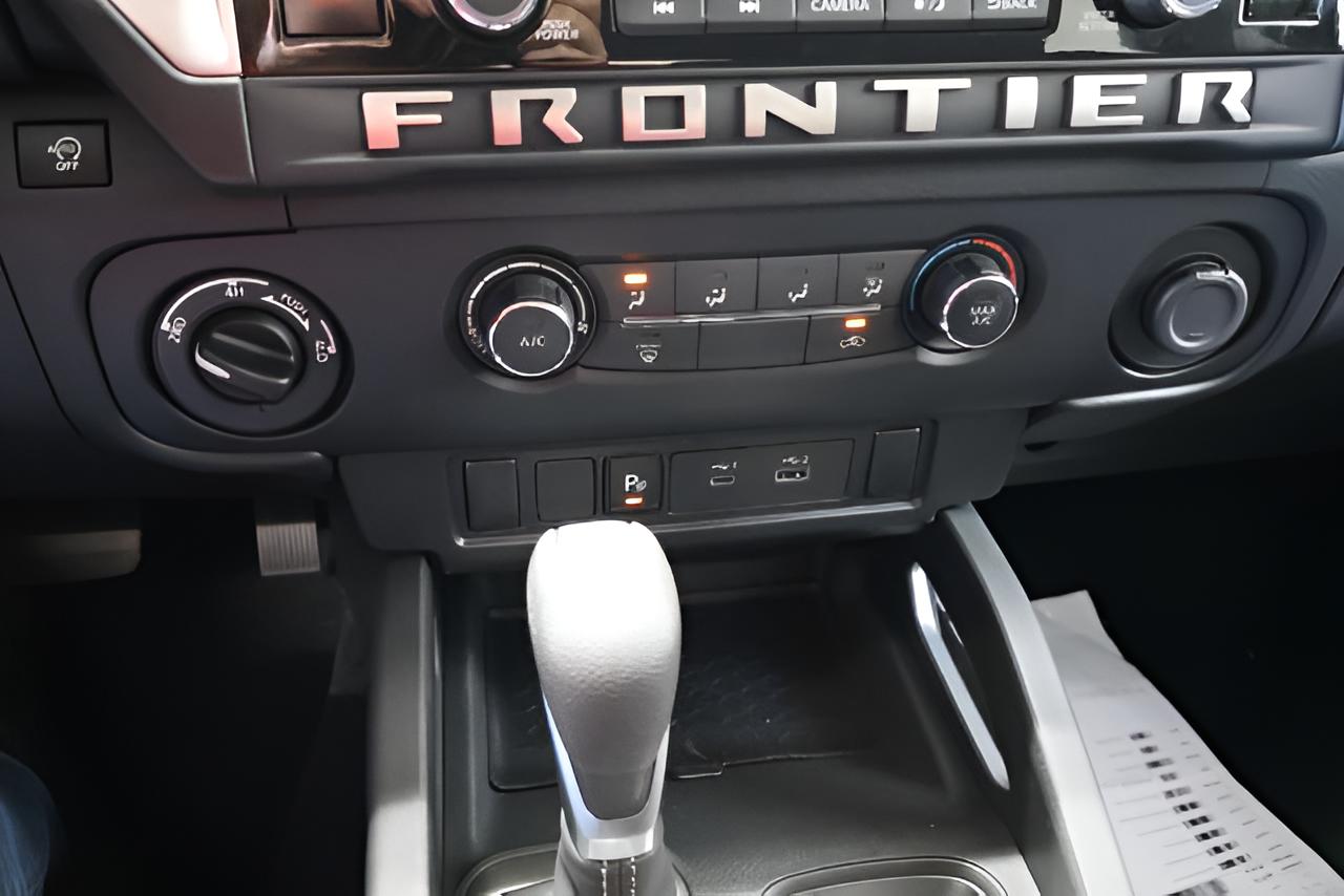 2027 Nissan Frontier SV