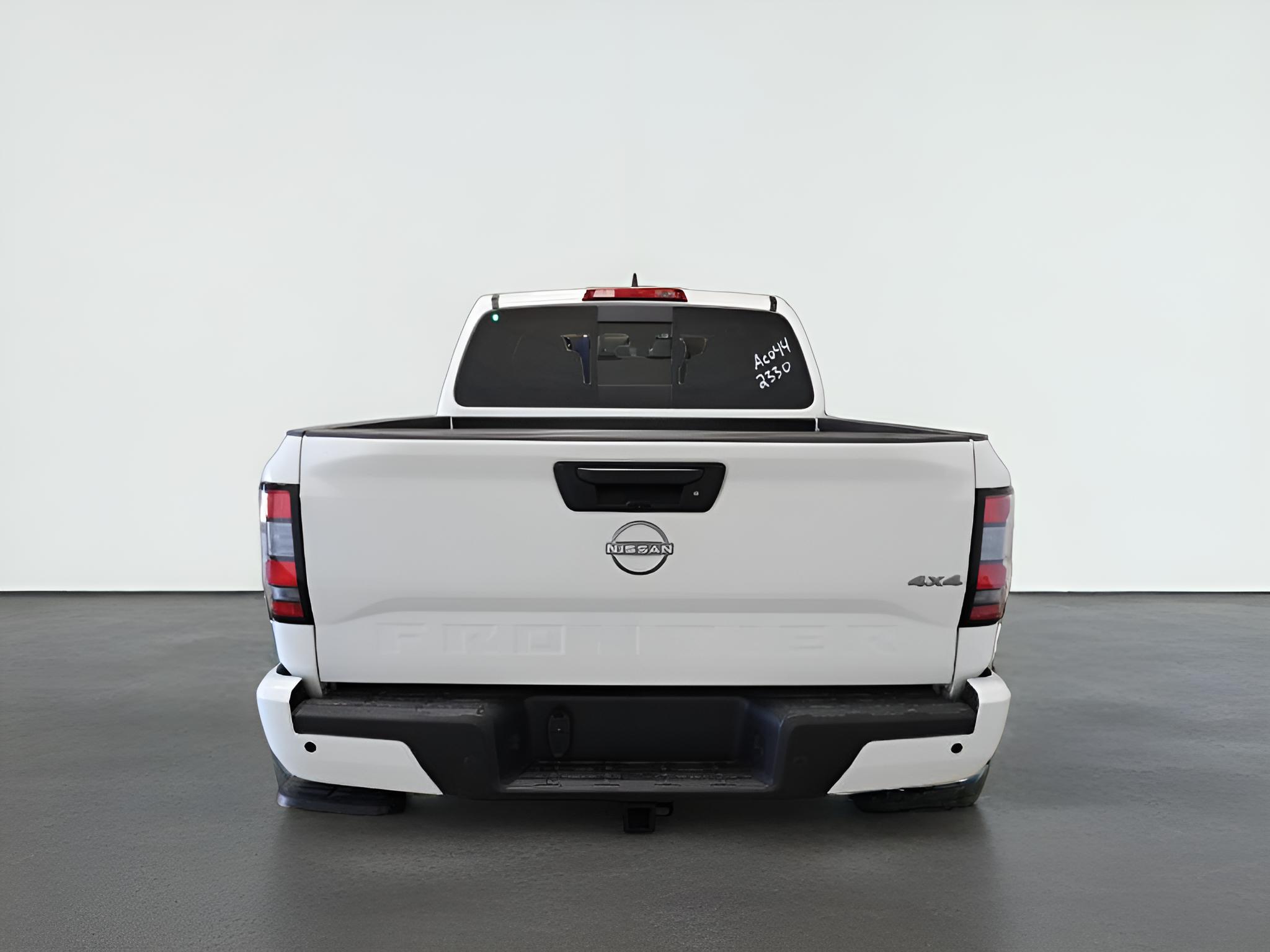 2027 Nissan Frontier SV