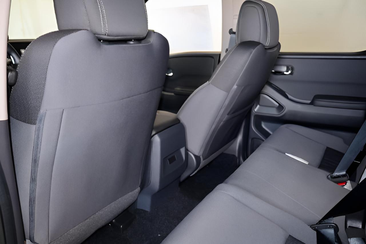2027 Nissan Frontier SV